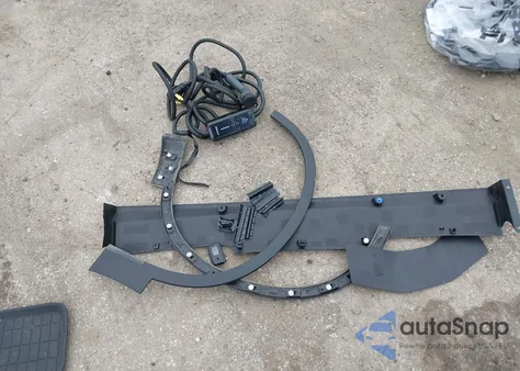 2023 Volvo Xc40 Recharge Pure Electric Twin Ultimate z USA, uszkodzony, nr VIN YV4ED3UM4P2982670